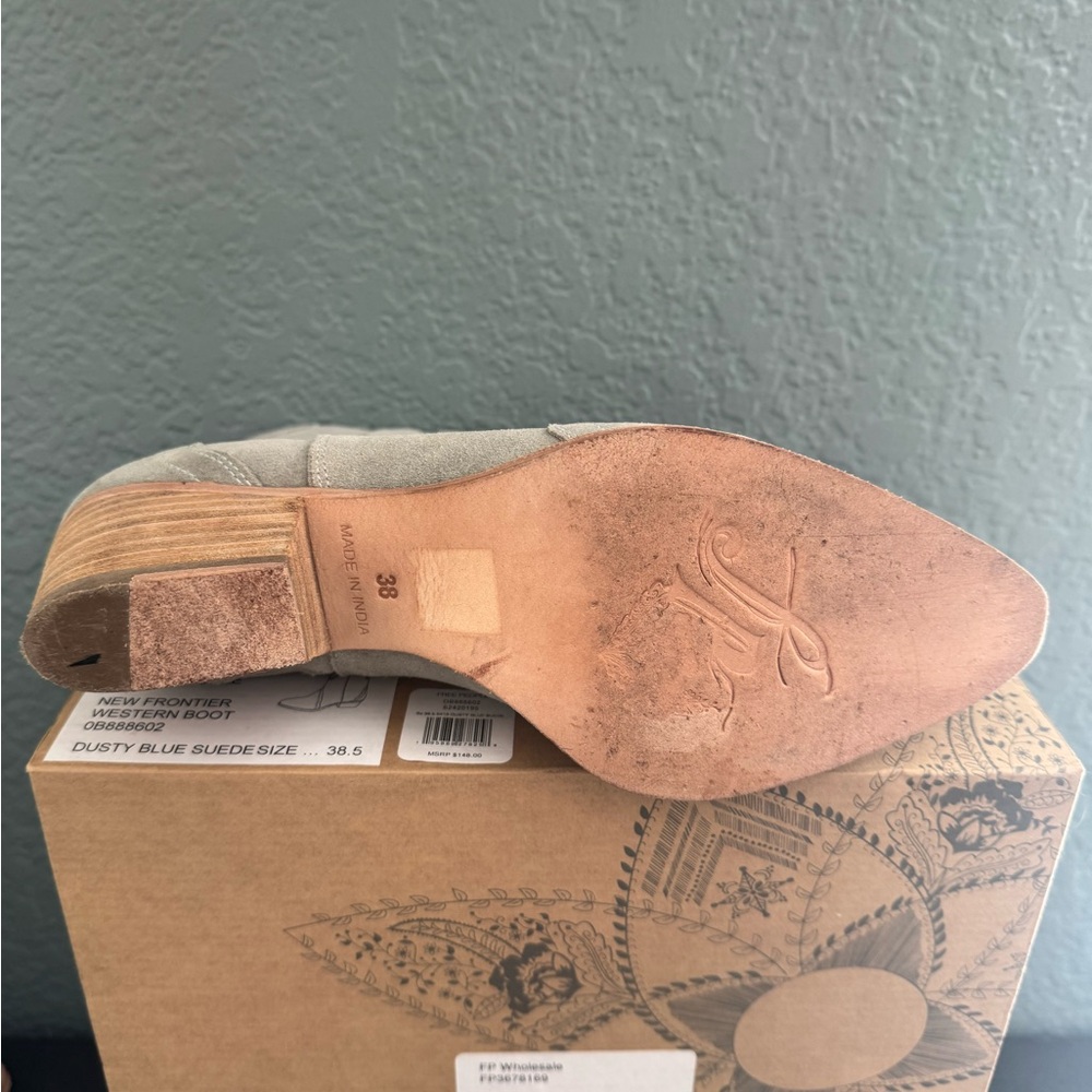 Free People New Frontier Western Suede Mid Calf Boot -Like New! - Picture 6 of 9